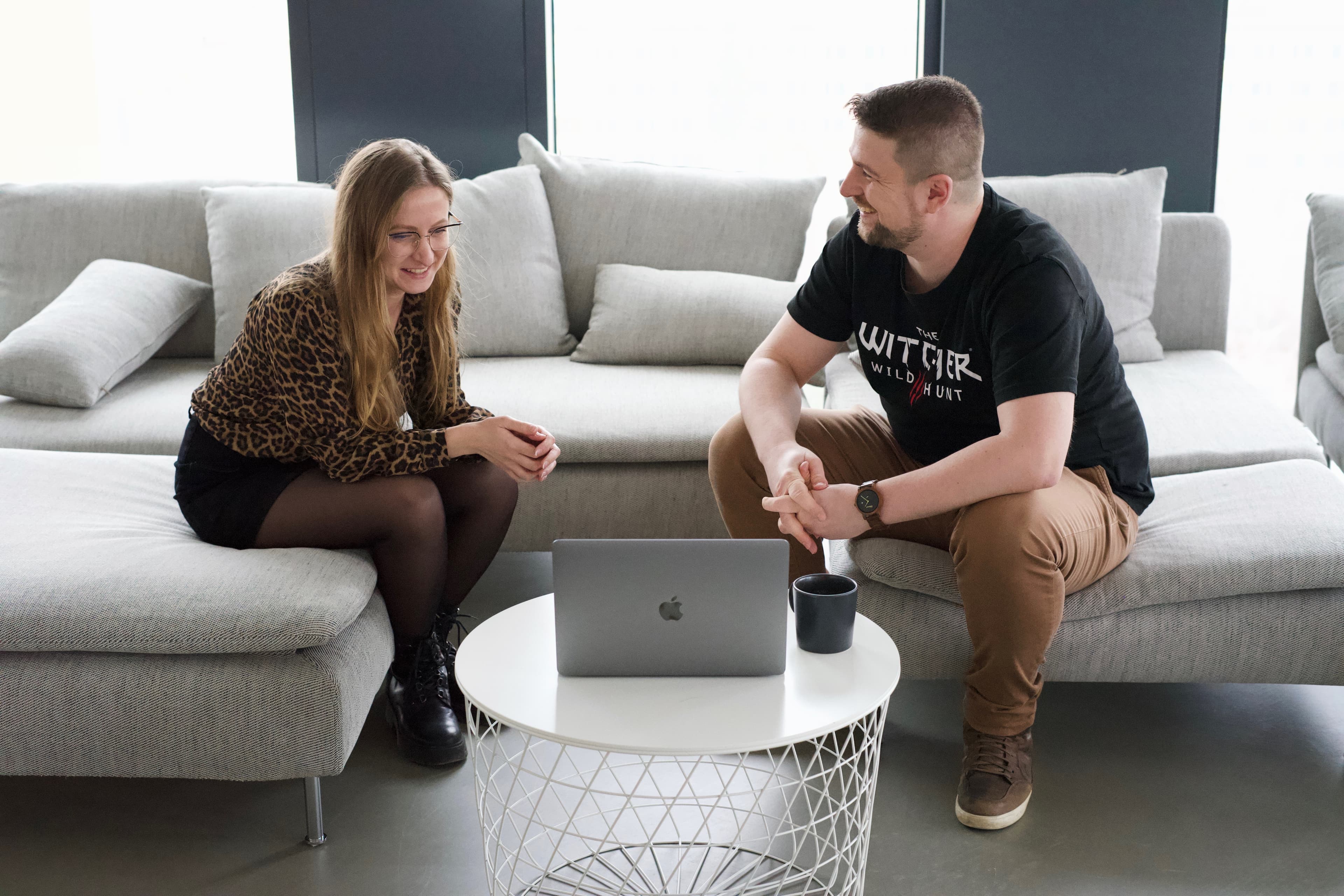 Martin and Laura discussing startup founder needs